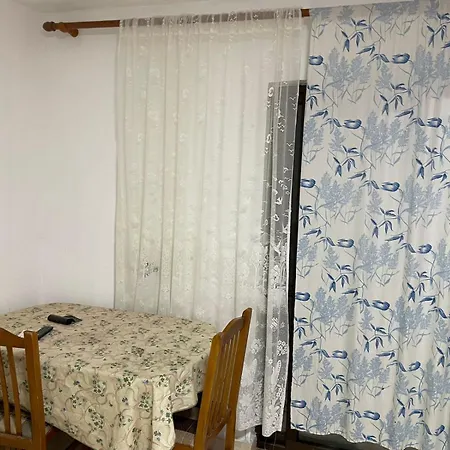 Oia Apartment, Tirana